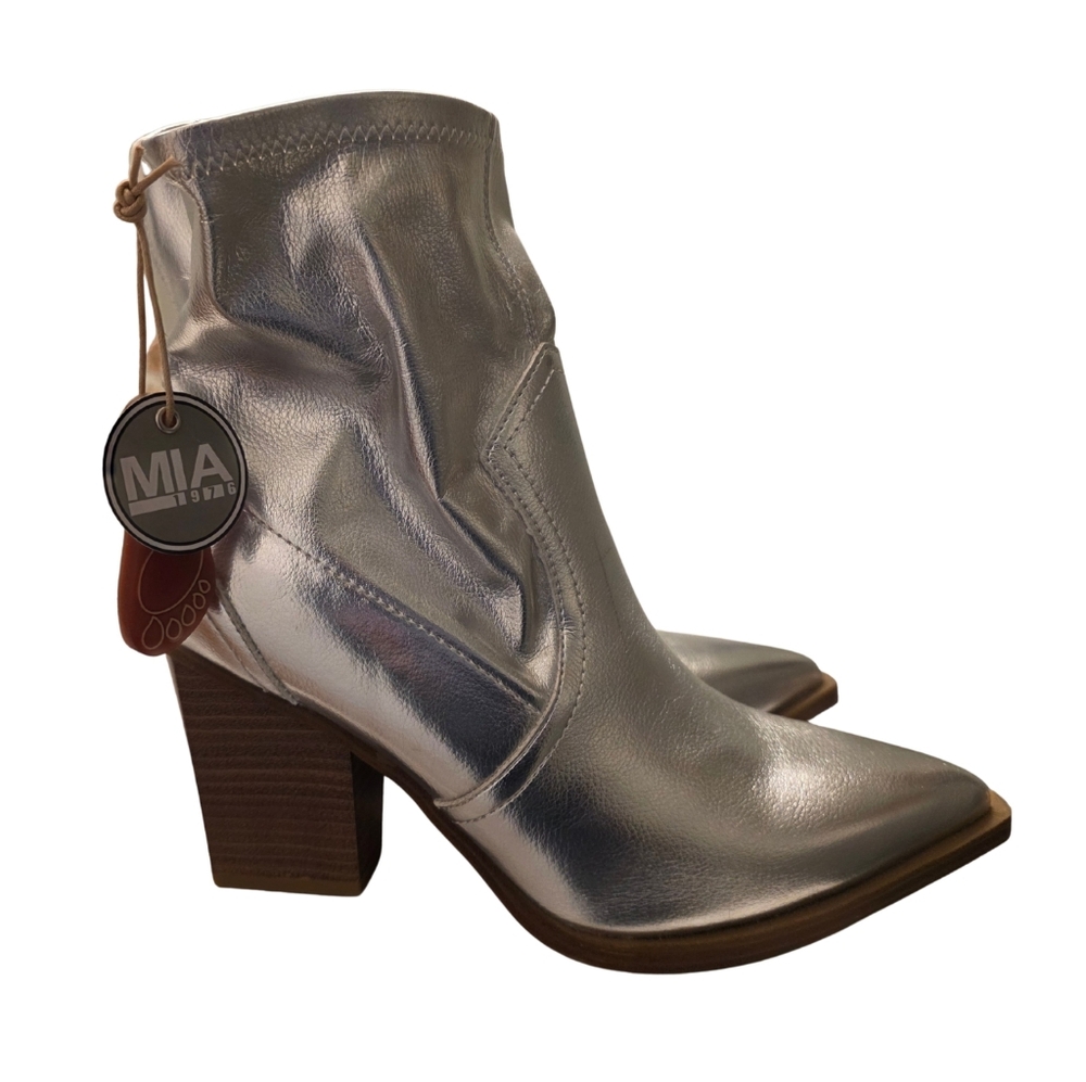 MIA Silver Metallic Cowboy Boots 8.5 NWT